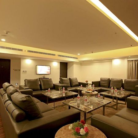 Goutham Grand Hotel Tenali Bagian luar foto